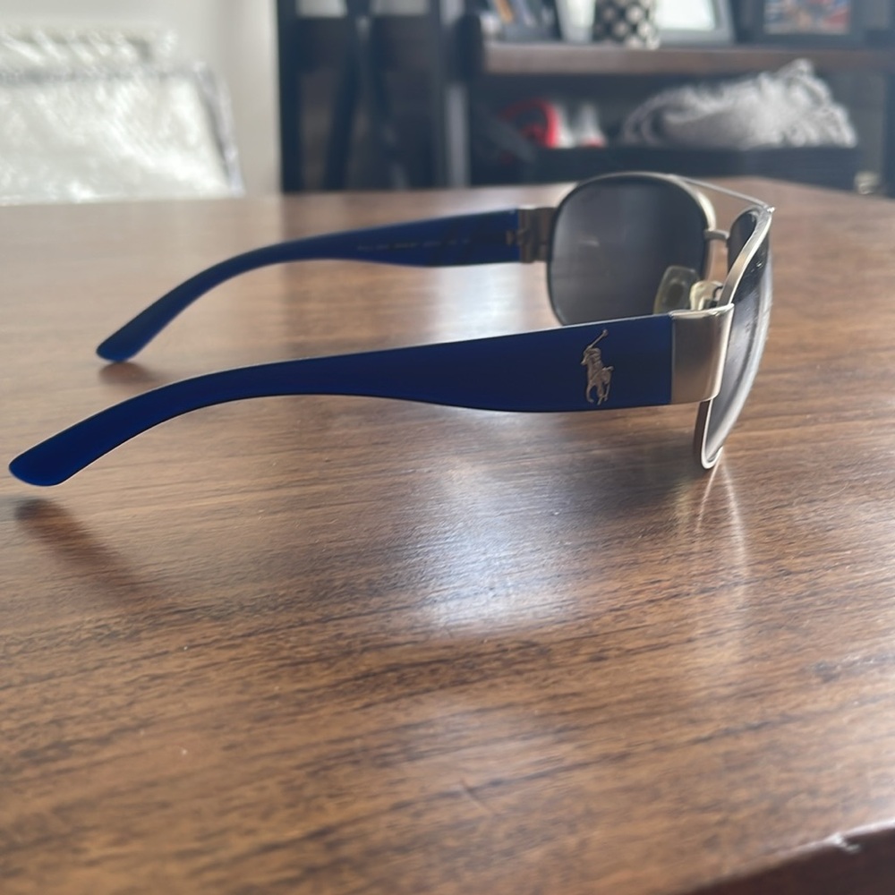 Ralph Lauren Sunglasses W/ Case - Picture 2 of 6